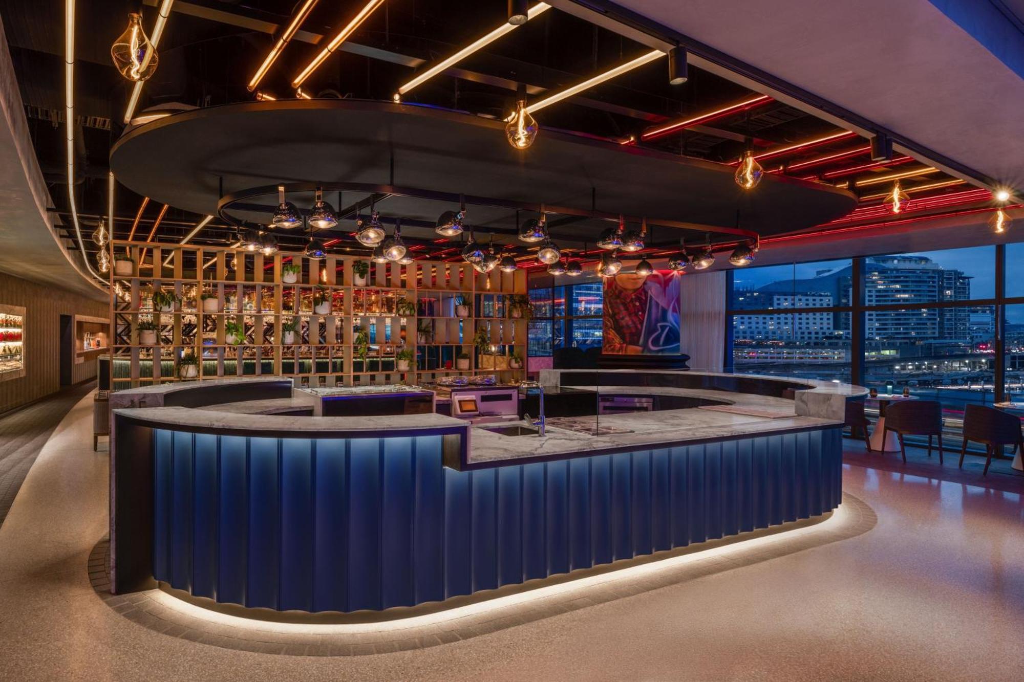 W Sydney酒店 外观 照片 The bar at the Virgin Atlantic Clubhouse at London Heathrow Airport